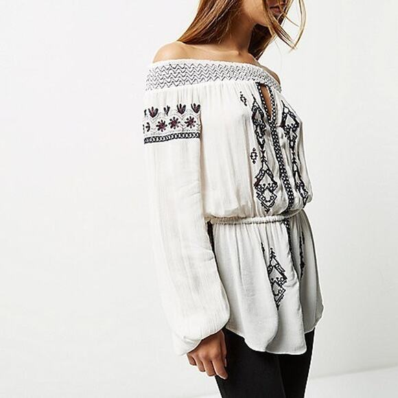 Romeo & Juliet Couture Tops - Romeo & Juliet Embroidered Cold Shoulder Top Cream/Black M A003313